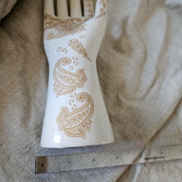 Vintage Inspired Porcelain Hand Mannequin for Jewelry Display - Picture 5 of 5